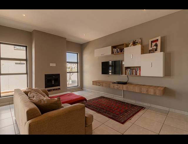 4 BEDROOM HOUSE FOR SALE IN COPPERLEAF ESTATE